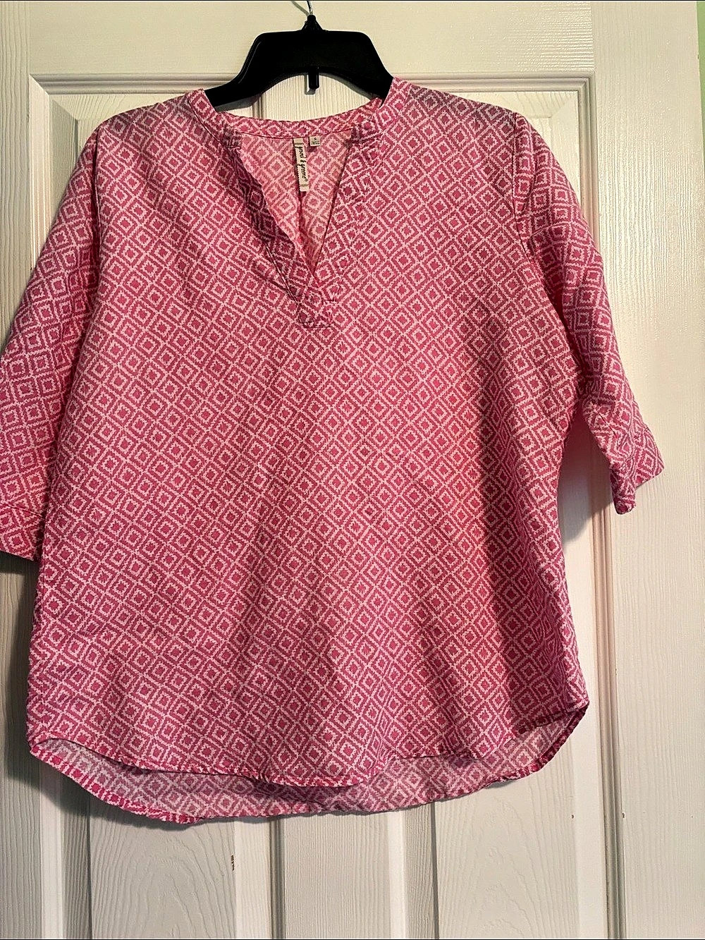 Crown & Ivy Geometric Linen Blouse in Pink & White Size Small
